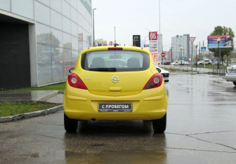 Подержанный автомобиль Opel Corsa 2011 года (6 фото)