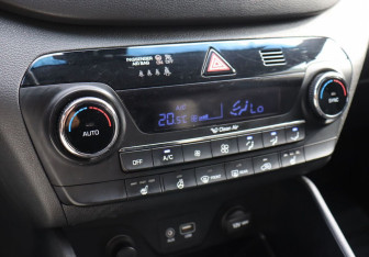 Подержанный автомобиль Hyundai Tucson 2016 года (14 фото)