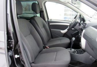 Подержанный автомобиль Nissan Terrano 2016 года (18 фото)