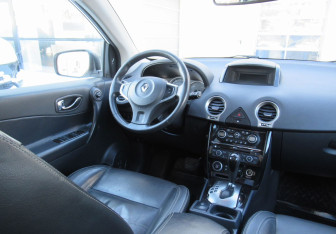 Подержанный автомобиль Renault Koleos 2014 года (12 фото)