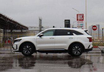 Подержанный автомобиль Kia Sorento 2021 года (8 фото)