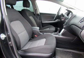 Подержанный автомобиль Kia Ceed Hatchback 2016 года (11 фото)