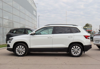 Подержанный автомобиль Skoda Karoq 2020 года (8 фото)