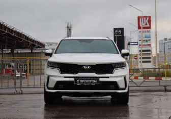 Подержанный автомобиль Kia Sorento 2021 года (2 фото)