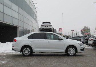 Подержанный автомобиль Skoda Rapid Liftback 2020 года (4 фото)