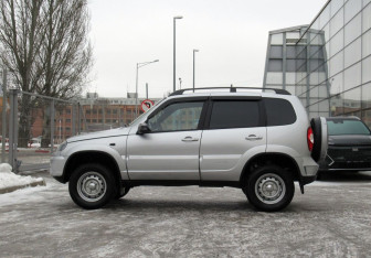 Подержанный автомобиль Chevrolet Niva 2019 года (8 фото)