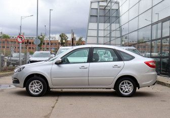 Подержанный автомобиль LADA (ВАЗ) Granta Liftback 2024 года (8 фото)