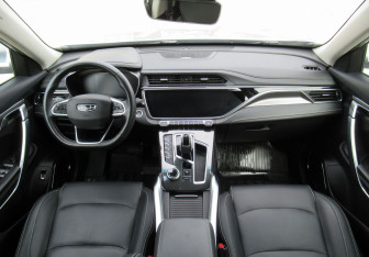 Подержанный автомобиль Geely Atlas Pro 2022 года (14 фото)