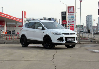 Подержанный автомобиль Ford Kuga 2013 года (3 фото)