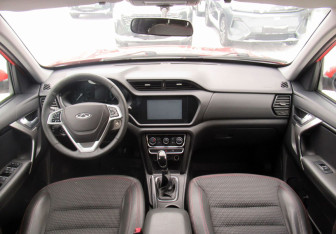 Подержанный автомобиль Chery Tiggo 3 2017 года (14 фото)