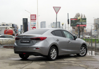Подержанный автомобиль Mazda 3 Sedan 2013 года (5 фото)