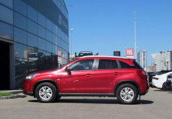Подержанный автомобиль Citroen C4 Aircross 2012 года (8 фото)