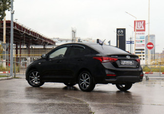 Подержанный автомобиль Hyundai Solaris Sedan 2017 года (7 фото)