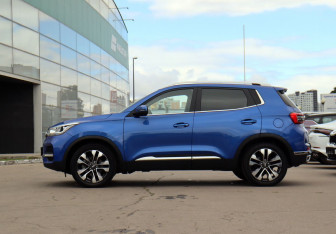 Подержанный автомобиль Chery Tiggo 4 2019 года (8 фото)