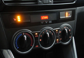 Подержанный автомобиль Mazda CX-5 2013 года (15 фото)