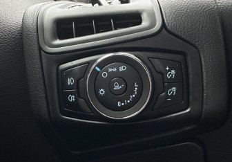 Подержанный автомобиль Ford Focus Hatchback 2014 года (15 фото)