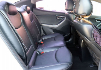 Подержанный автомобиль Hyundai Avante Sedan 2012 года (11 фото)