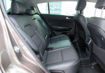 Подержанный автомобиль Kia Sportage 2017 года (13 фото)