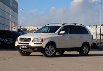 Подержанный автомобиль Volvo XC90 2010 года (1 фото)