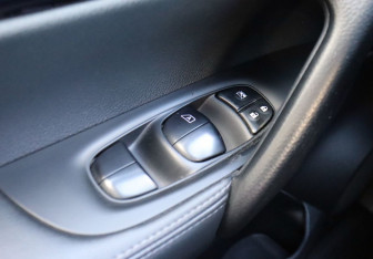 Подержанный автомобиль Nissan Qashqai 2016 года (15 фото)