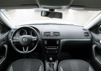 Подержанный автомобиль Skoda Yeti 2015 года (11 фото)