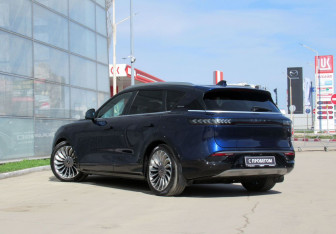 Подержанный автомобиль Voyah Free 2022 года (7 фото)