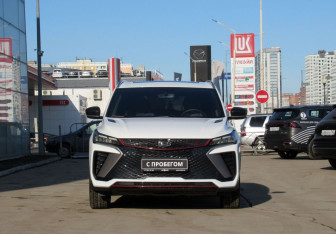 Подержанный автомобиль Geely Coolray 2024 года (2 фото)