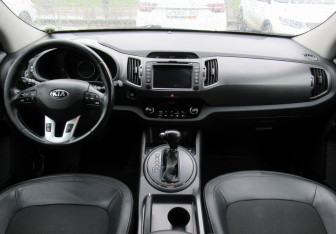 Подержанный автомобиль Kia Sportage 2012 года (13 фото)