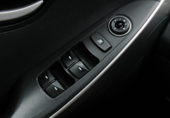 Подержанный автомобиль Hyundai i30 Hatchback 2012 года (14 фото)