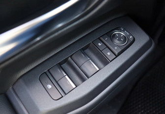 Подержанный автомобиль Toyota Land Cruiser Prado 2024 года (20 фото)