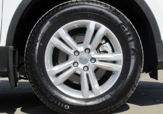 Подержанный автомобиль Geely Atlas Pro 2024 года (9 фото)