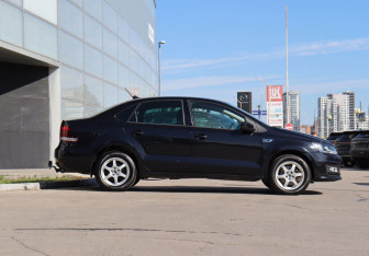 Подержанный автомобиль Volkswagen Polo Sedan 2018 года (4 фото)