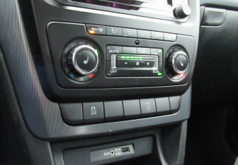 Подержанный автомобиль Skoda Yeti 2015 года (16 фото)