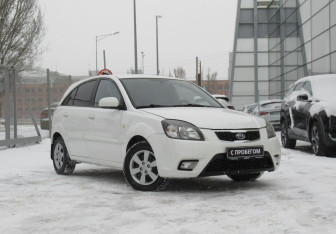 Подержанный автомобиль Kia Rio Hatchback 2009 года (3 фото)