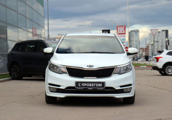 Подержанный автомобиль Kia Rio Sedan 2015 года (2 фото)