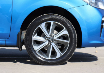 Подержанный автомобиль Kia Rio Sedan 2019 года (9 фото)