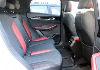 Подержанный автомобиль Geely Coolray 2023 года (11 фото)