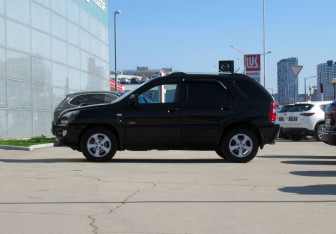 Подержанный автомобиль Kia Sportage 2008 года (8 фото)