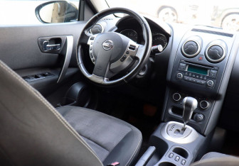 Подержанный автомобиль Nissan Qashqai 2011 года (12 фото)