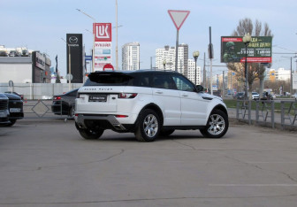 Подержанный автомобиль Land Rover Range Rover Evoque 2012 года (5 фото)