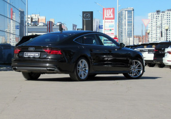 Подержанный автомобиль Audi A7 2014 года (5 фото)
