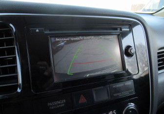 Подержанный автомобиль Mitsubishi Outlander 2012 года (18 фото)