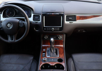 Подержанный автомобиль Volkswagen Touareg 2013 года (13 фото)