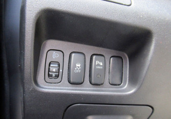 Подержанный автомобиль Citroen C-Crosser 2011 года (14 фото)