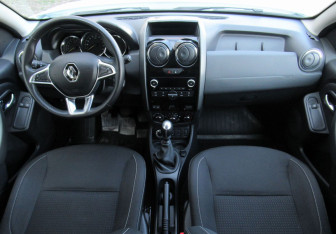 Подержанный автомобиль Renault Duster 2019 года (12 фото)