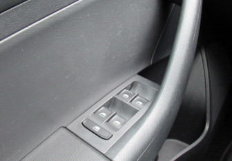 Подержанный автомобиль Skoda Rapid Liftback 2014 года (15 фото)