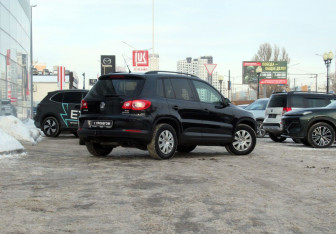 Подержанный автомобиль Volkswagen Tiguan 2011 года (5 фото)