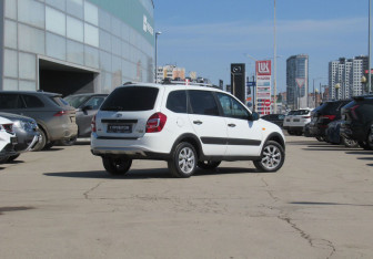 Подержанный автомобиль LADA (ВАЗ) Kalina Wagon 2016 года (5 фото)