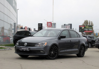 Подержанный автомобиль Volkswagen Jetta Sedan 2016 года (1 фото)