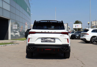 Подержанный автомобиль Geely Coolray 2023 года (6 фото)